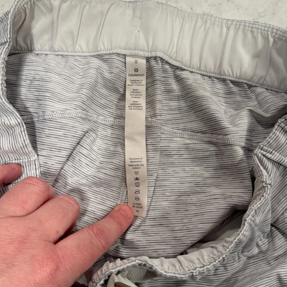 LULULEMON On The Fly Women's Space Dye Gray Shorts Pockets Gym Workout Casual - Picture 8 of 14